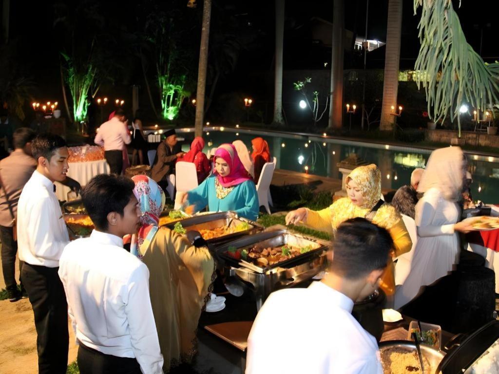 Augusta Sukabumi Hotel Luaran gambar