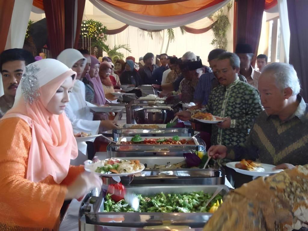Augusta Sukabumi Hotel Luaran gambar