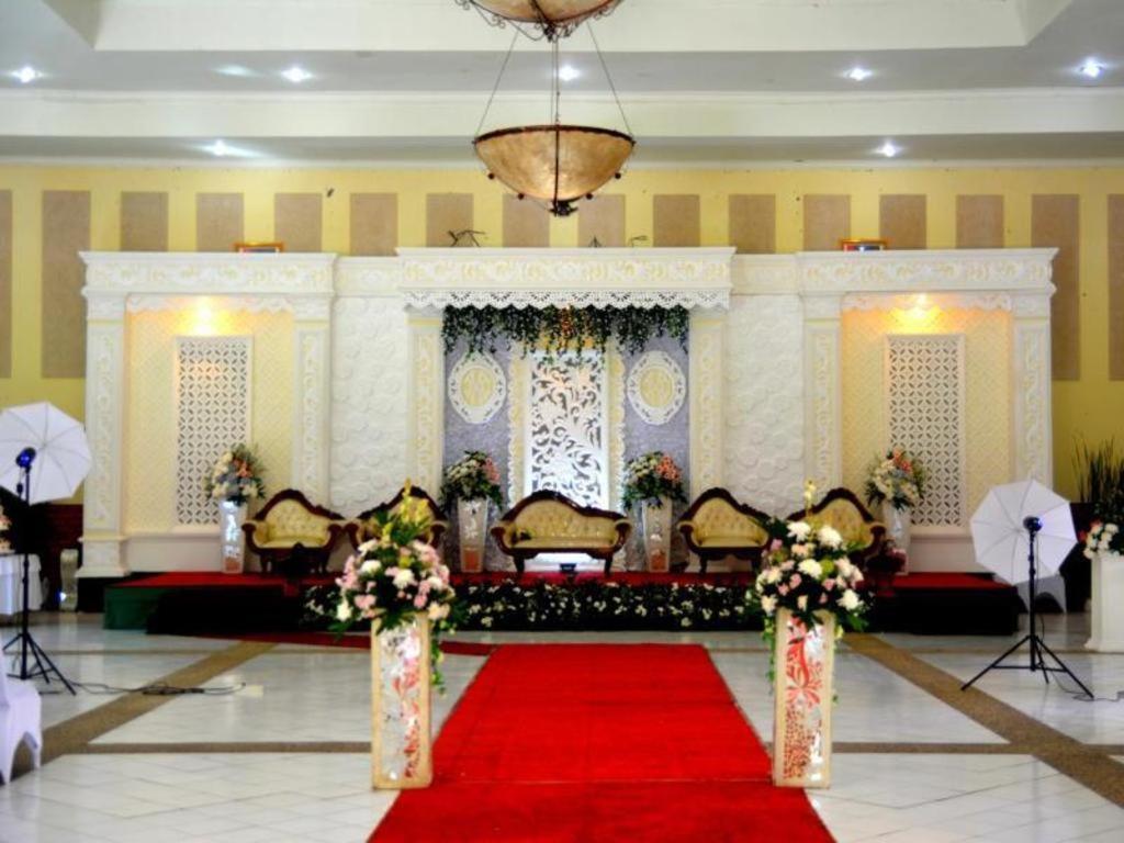 Augusta Sukabumi Hotel Luaran gambar