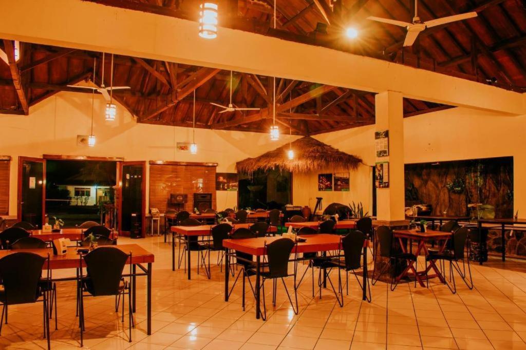 Augusta Sukabumi Hotel Luaran gambar