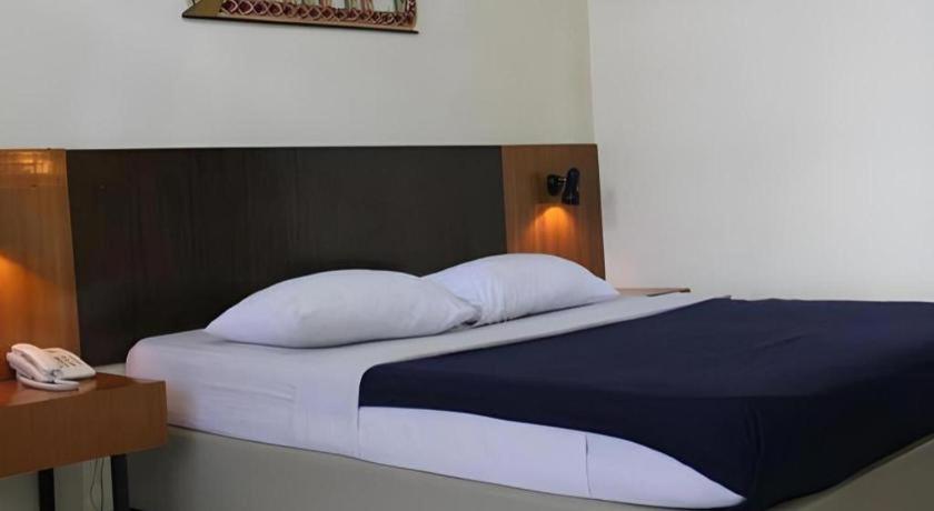 Augusta Sukabumi Hotel Luaran gambar