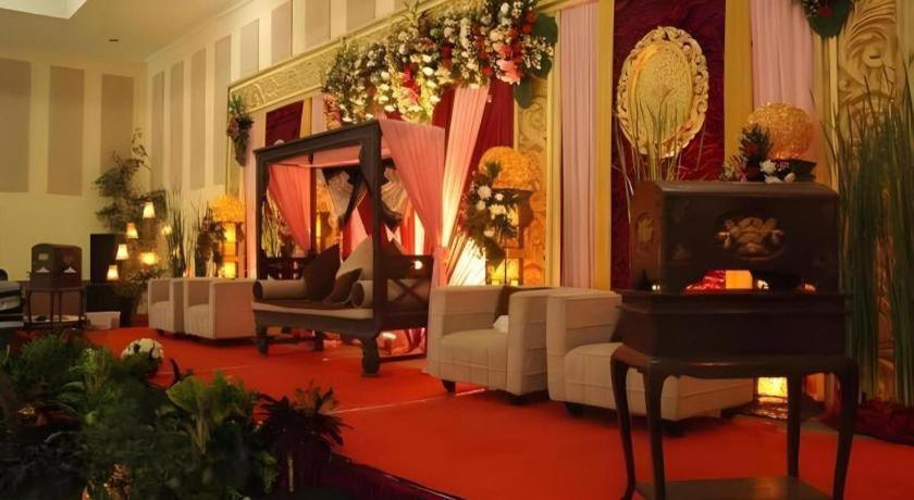 Augusta Sukabumi Hotel Luaran gambar