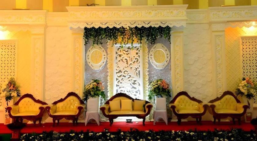 Augusta Sukabumi Hotel Luaran gambar