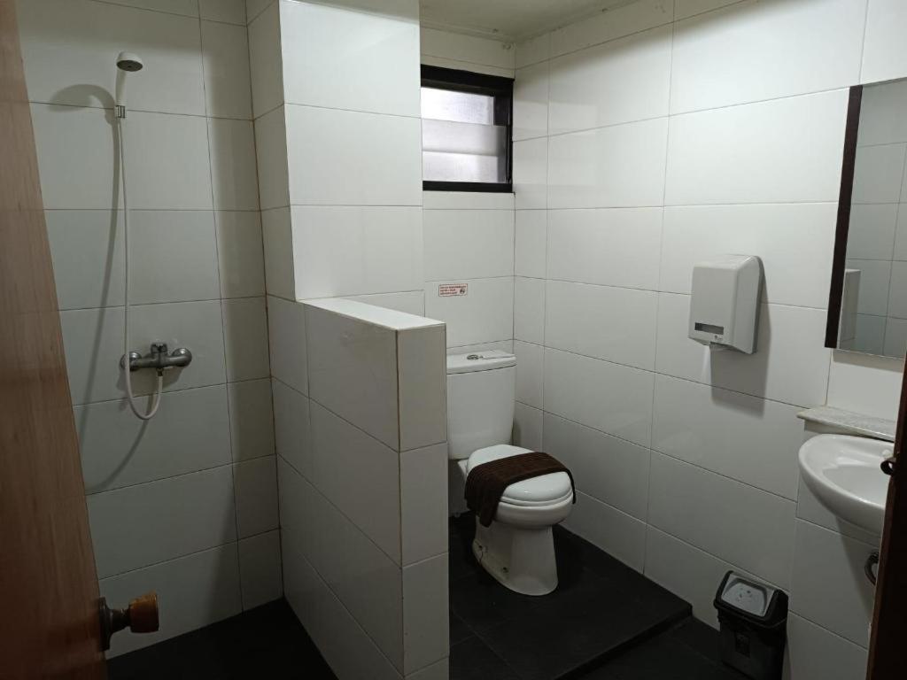 Augusta Sukabumi Hotel Luaran gambar